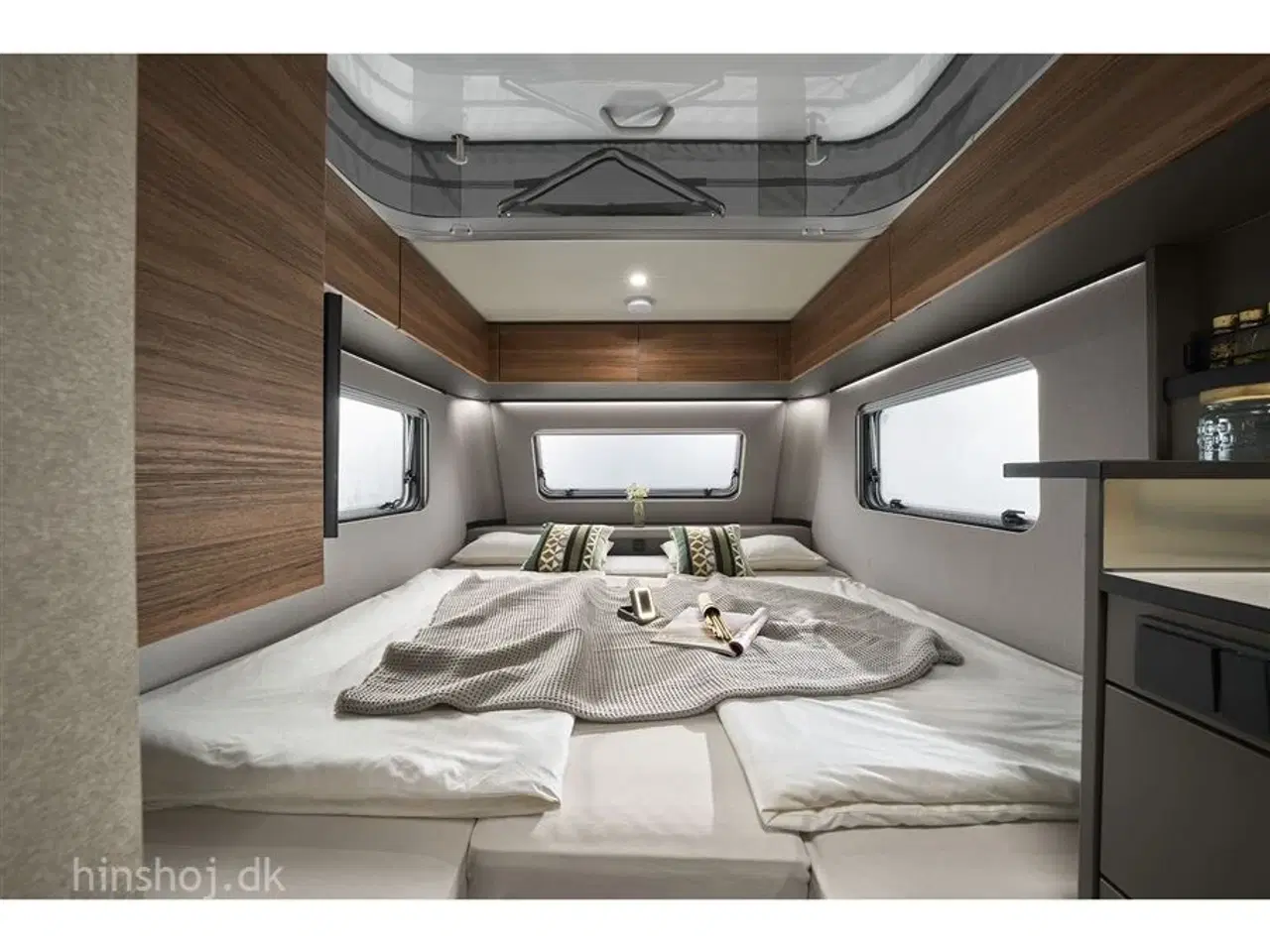 Billede 11 - 2026 - Eriba FEELING 470 Flot hævetagsvogn med godt udstyr fra Hinshøj Caravan