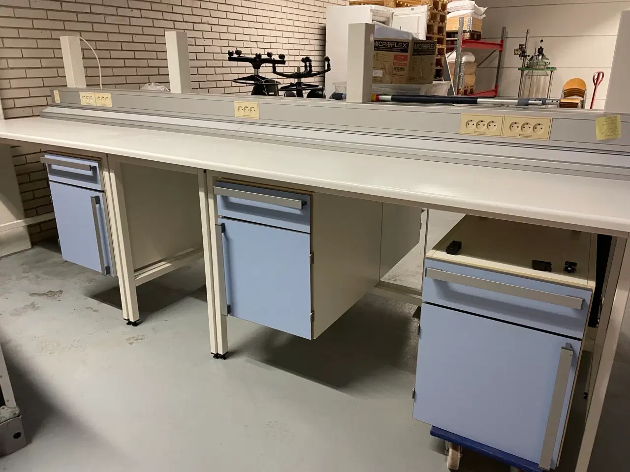 Billede 1 - Laboratorieborde