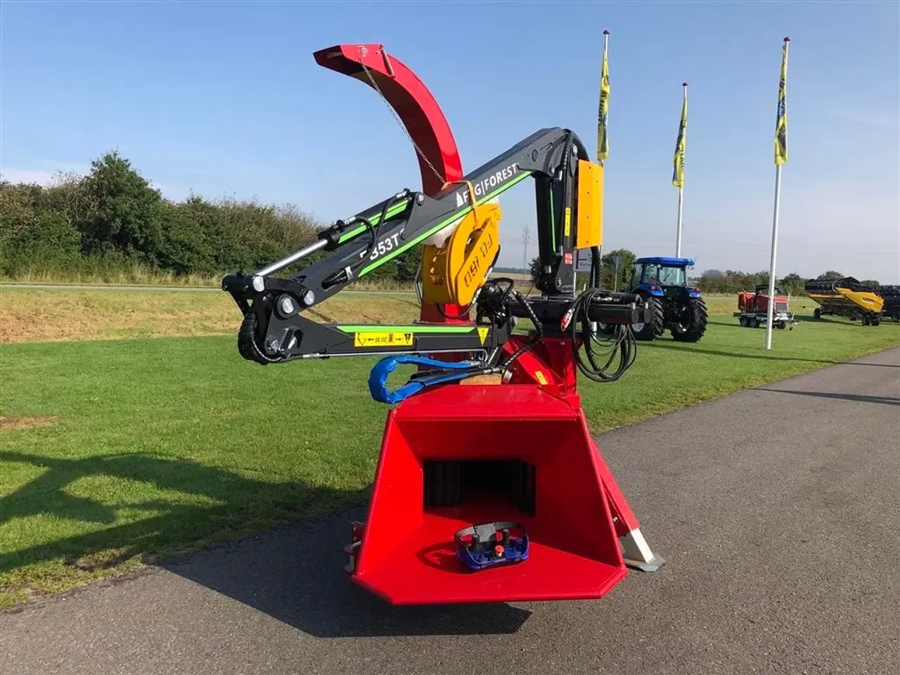 Billede 5 - TP 270 PTO K med FTG 5,3m kran med fjernbetjent joystick.