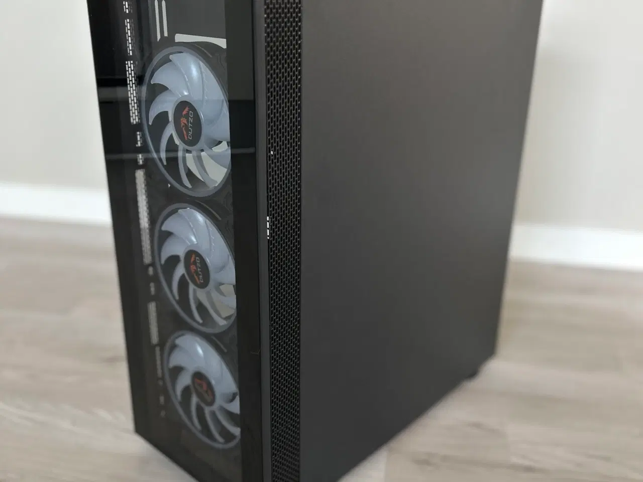Billede 3 - Super flot og renoveret Gamer 