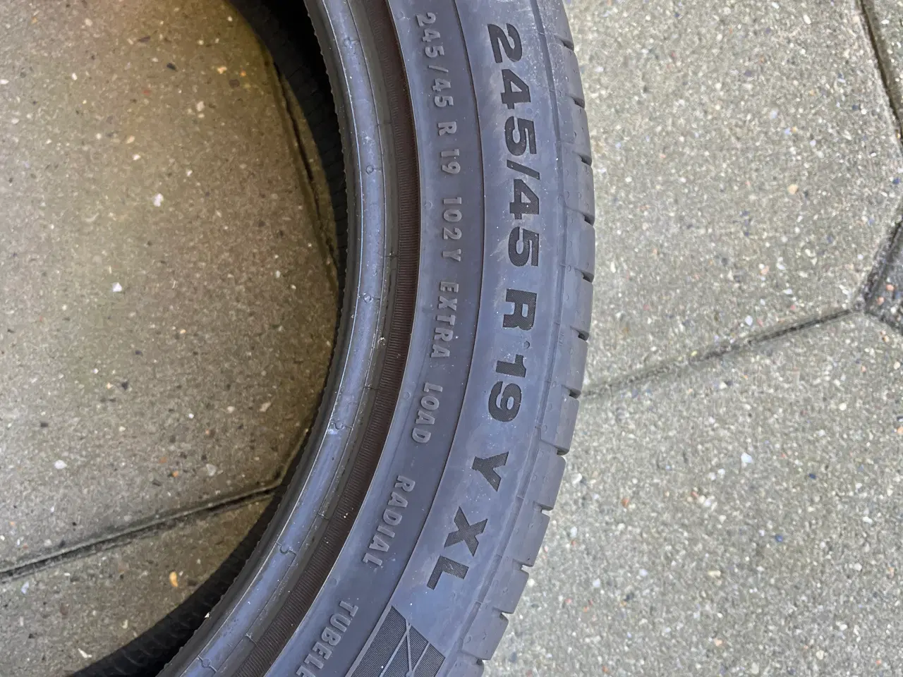 Billede 4 - Continental sommerdæk 245/45R19 Y