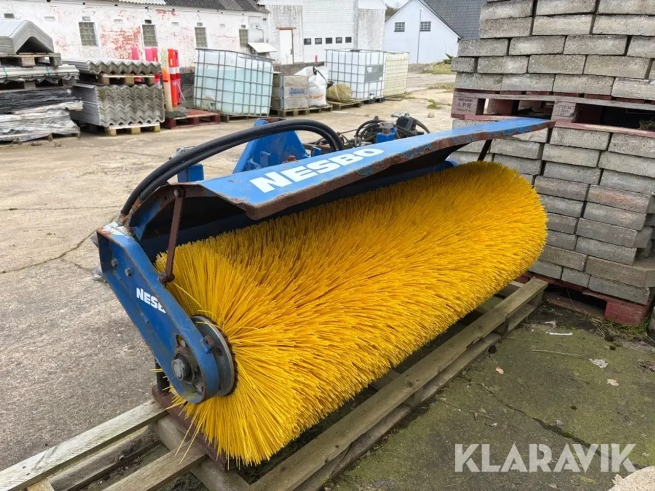 Billede 2 - Nesbo fejekost