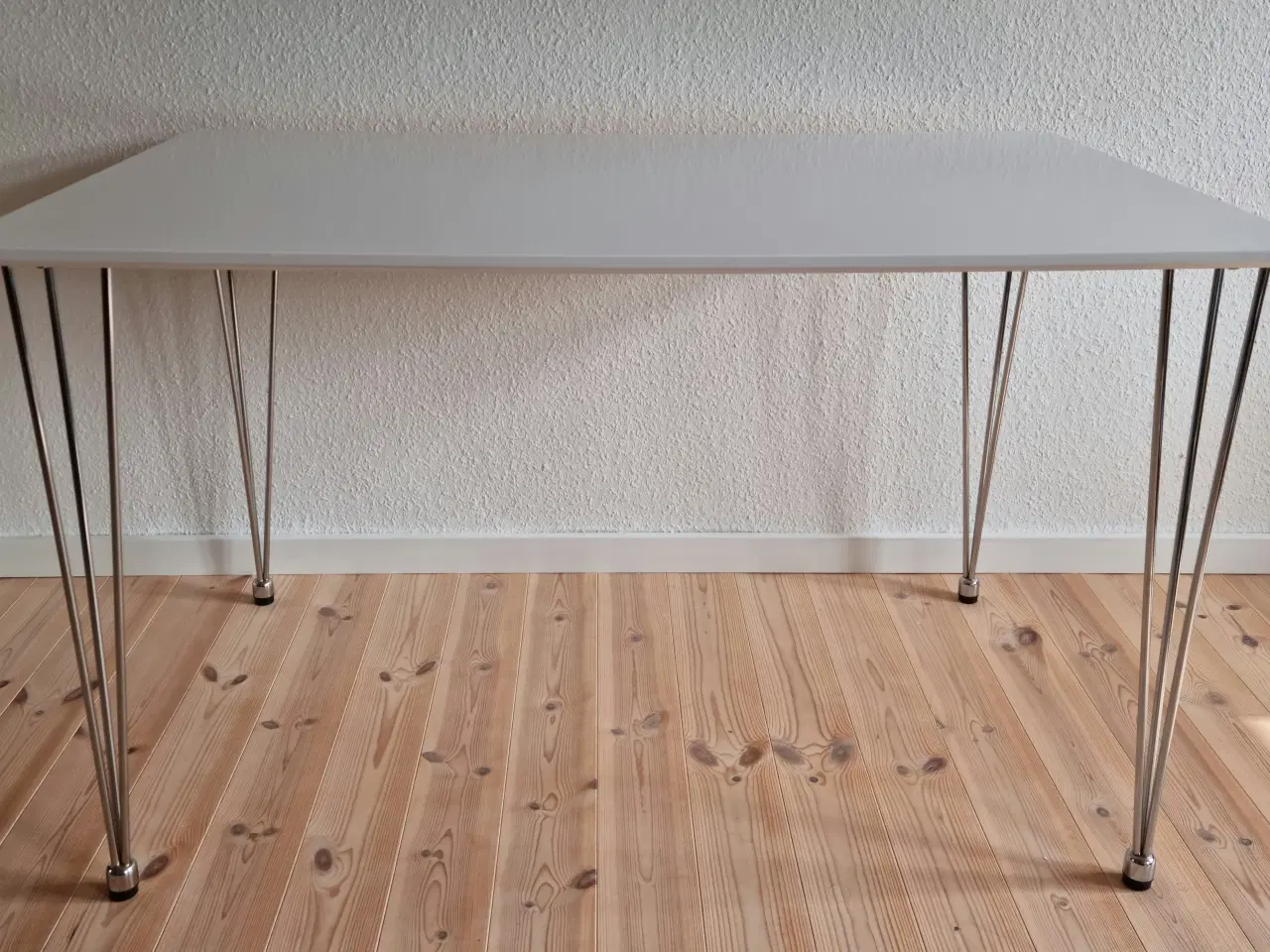 Billede 1 - Pænt Spisebord fra Jysk