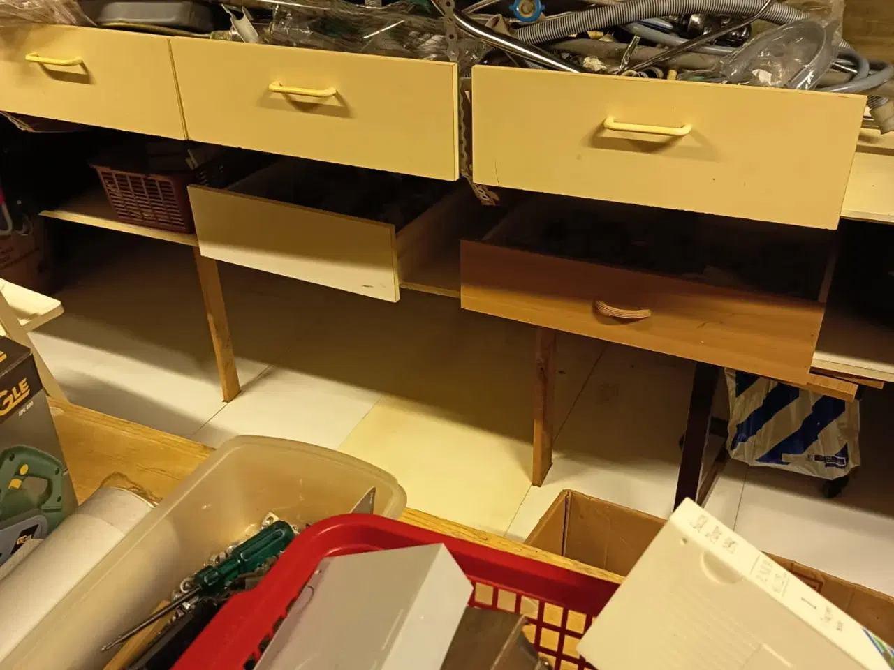 Billede 13 - En masse fra huset jeg skal af med 