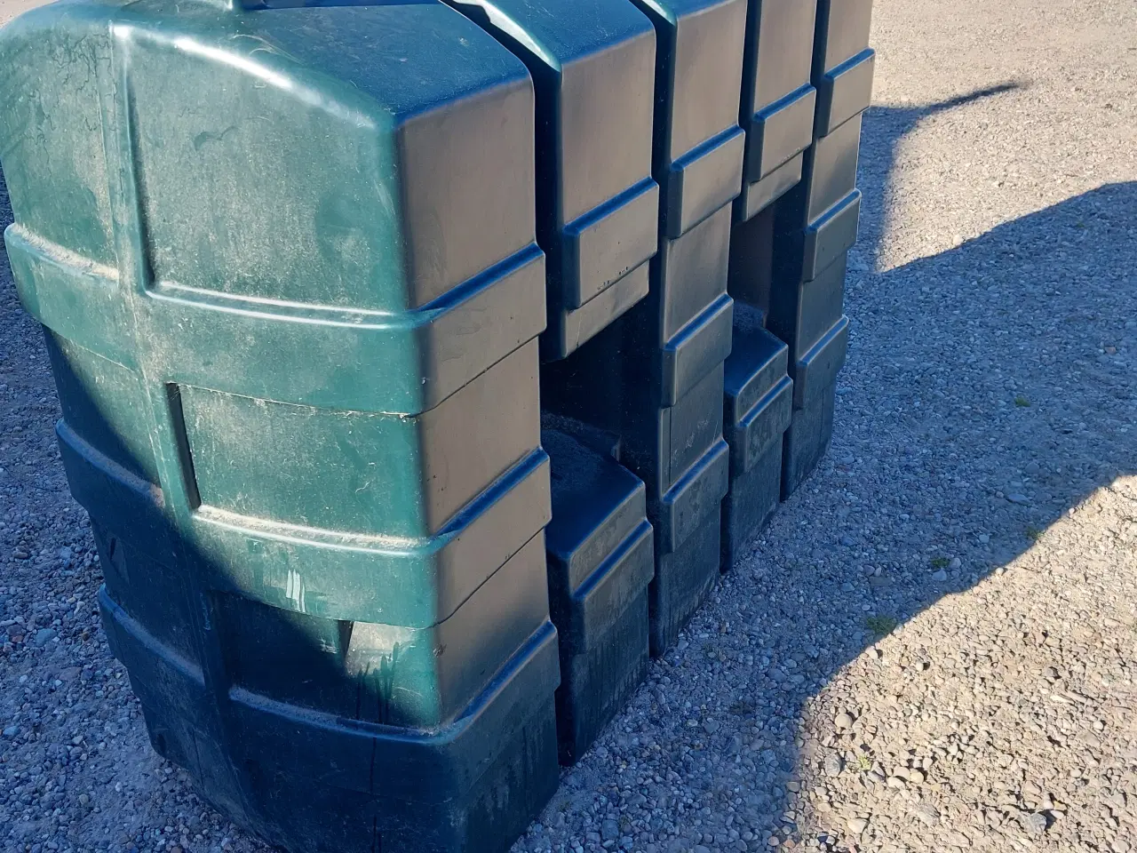 Billede 1 - Olietank Plast med måler 1200 liter årg. 2005