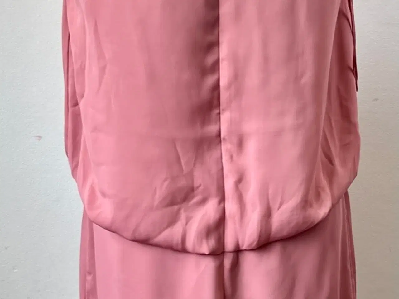 Billede 4 - Reiss, gammelrosa kjole, str M