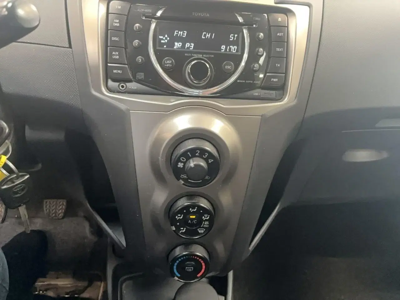 Billede 7 - Toyota Yaris 1,3 Man.6, 5D. 99HK 5d