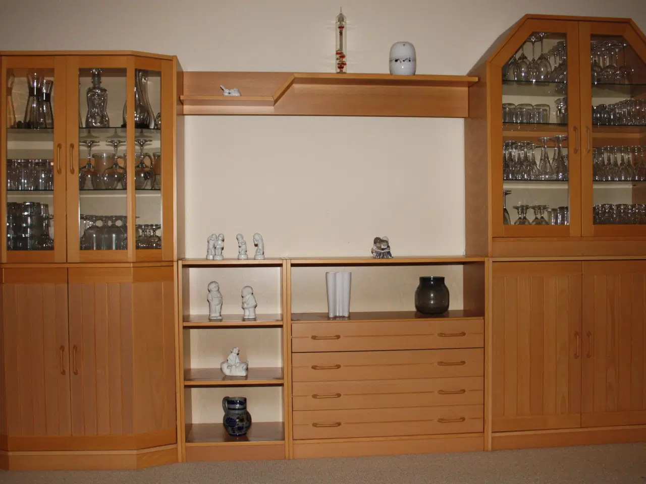 Billede 5 - Hammel reol med glasskabe og lyshylde