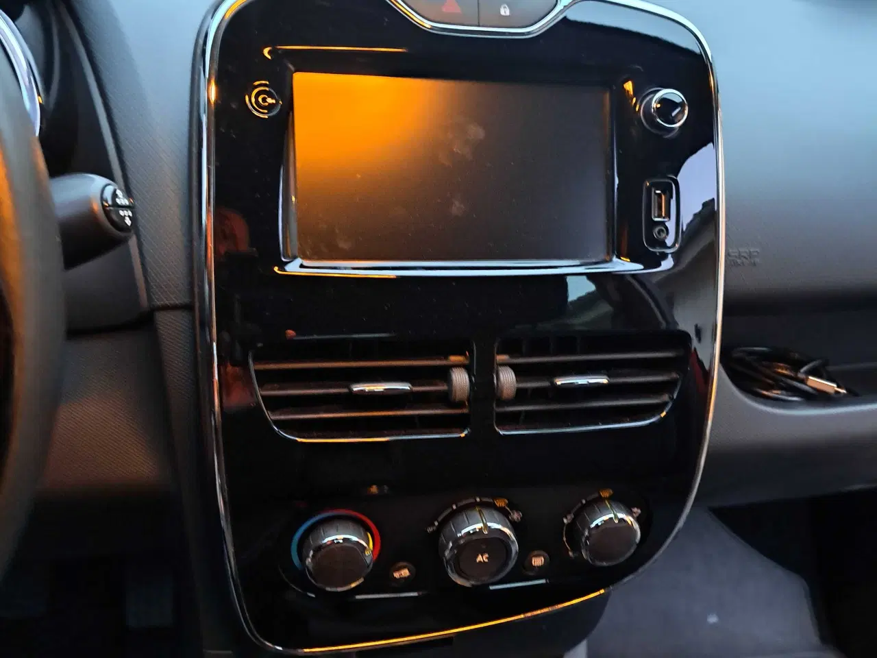 Billede 5 - Meget velholdt Clio IV