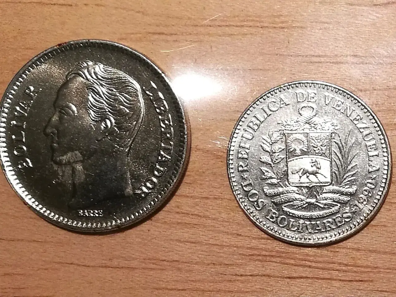 Billede 8 - Wenezuela sedler og mønter.