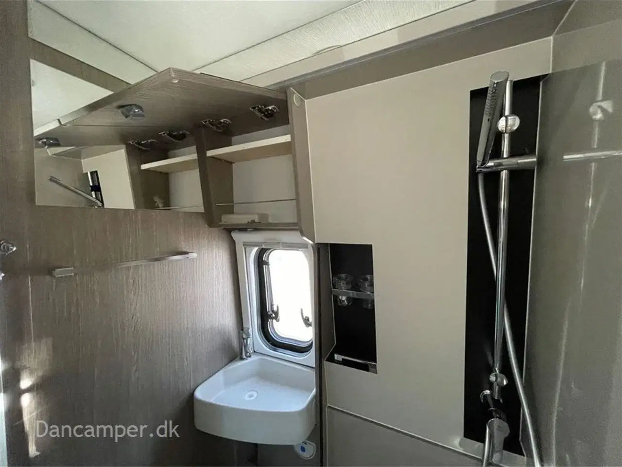Billede 23 - 2022 - Chausson Premium Road Line   Kommissionsbil!  Speciallakering, 9 trins automatgear, 160 Hk,  træk og skyroof