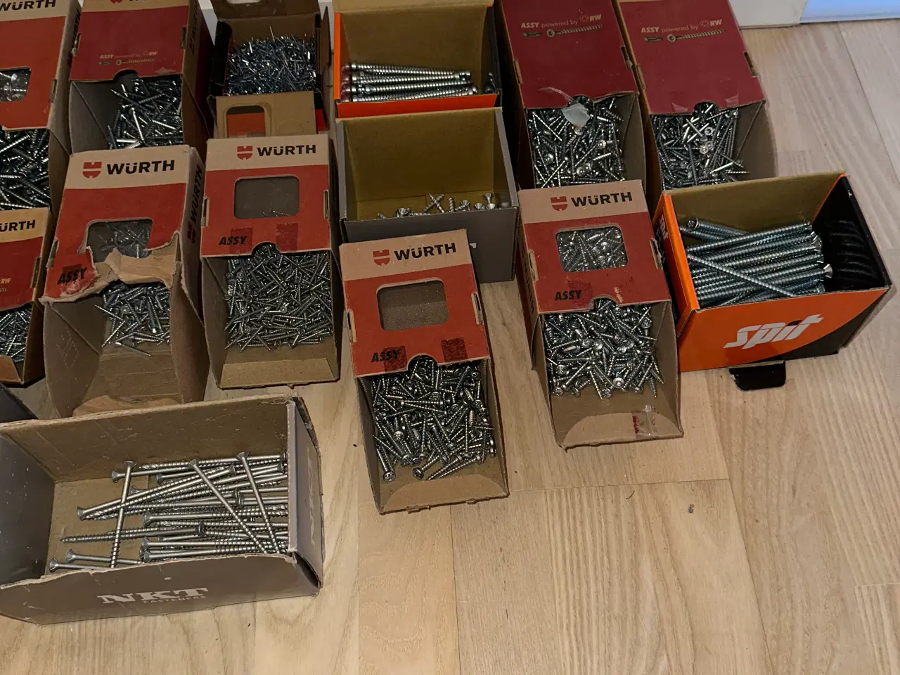 Billede 1 - Massive Lot of Assorted Wood Screws – Various Size