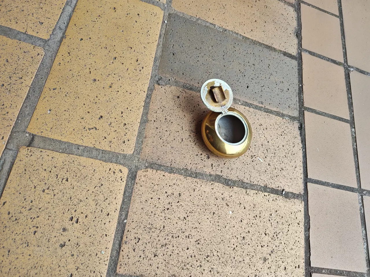 Billede 2 - Gammelt Messing askebæger - Piller snus andet