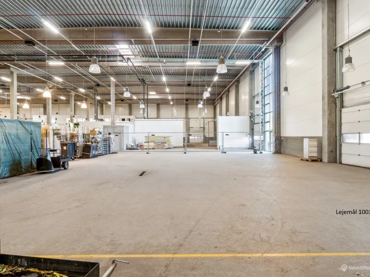 Billede 2 - Logistiklejemål med porte og ramper og en loftshøjde op til 10 meter
