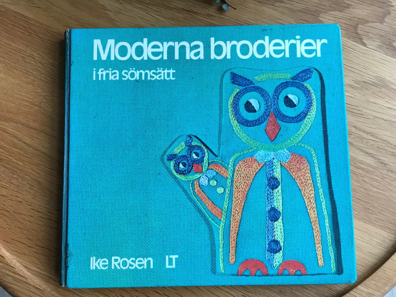 Billede 1 - Moderna broderier i fria sömsätt