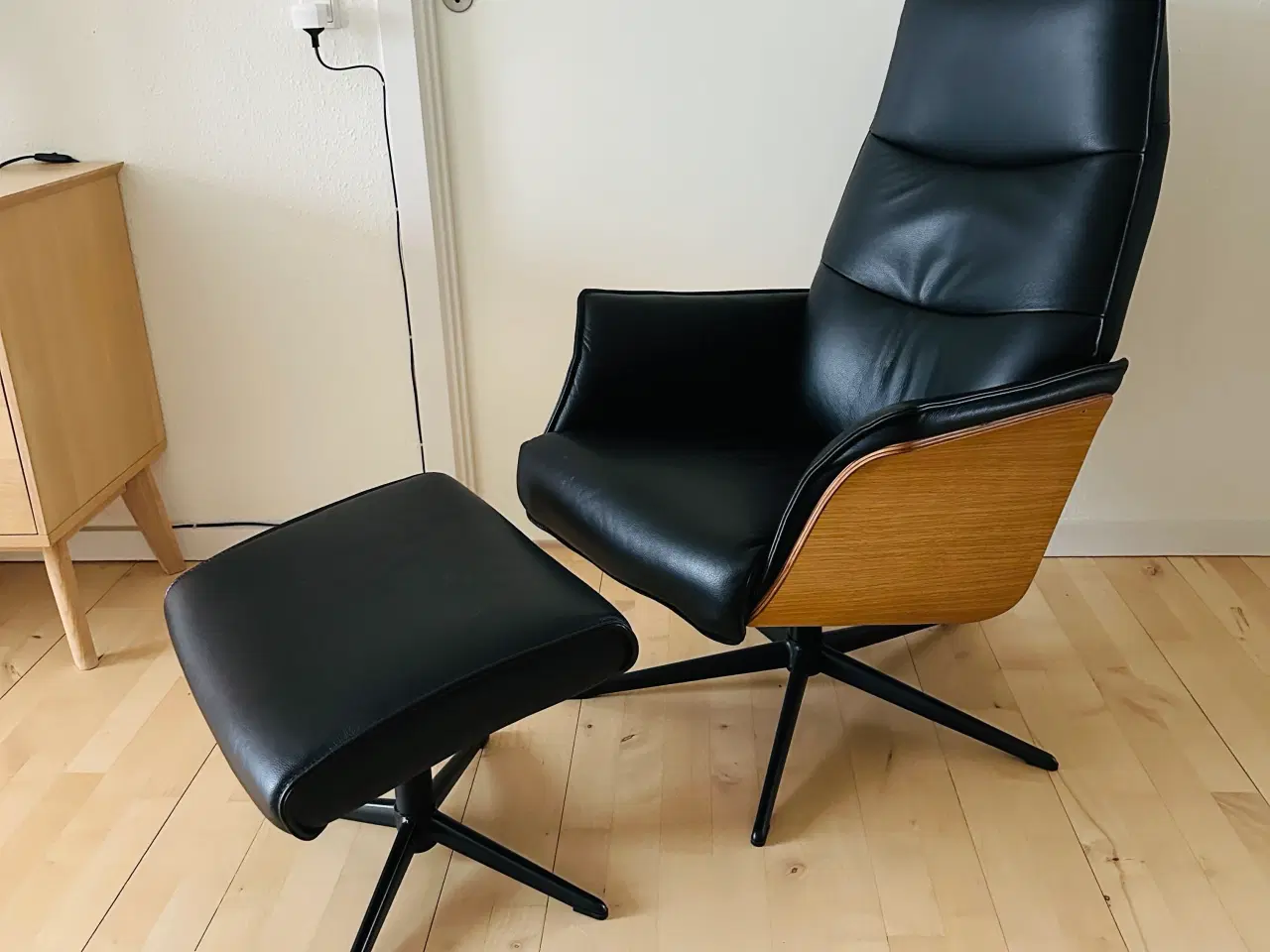 Billede 1 - Hjort Knudsen Lænestol med skammel