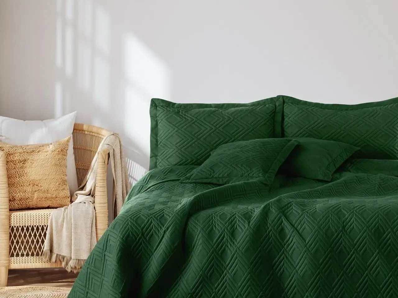 Billede 1 - Sengetæppe – Amelia Home OPHELIA, flaskegrøn mikrofiber, 200×220 cm