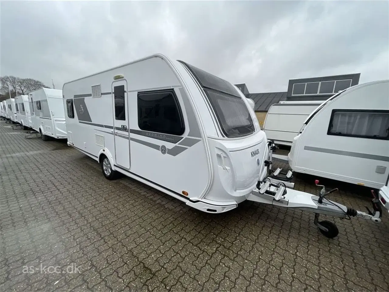 Billede 2 - 2019 - Knaus Südwind Scandinavian Selection 580 UF   Alde Centralvarme, vandbåren gulvvarme,  4 sovepladser, 5 siddepladser, mover, Cykelstativ.