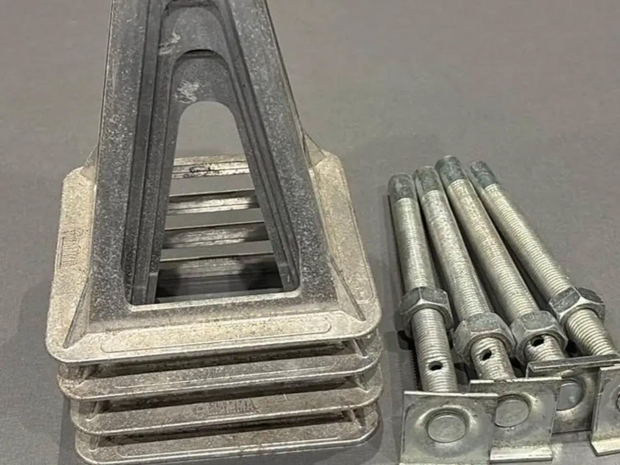 Billede 1 - Fiamma bærefødder