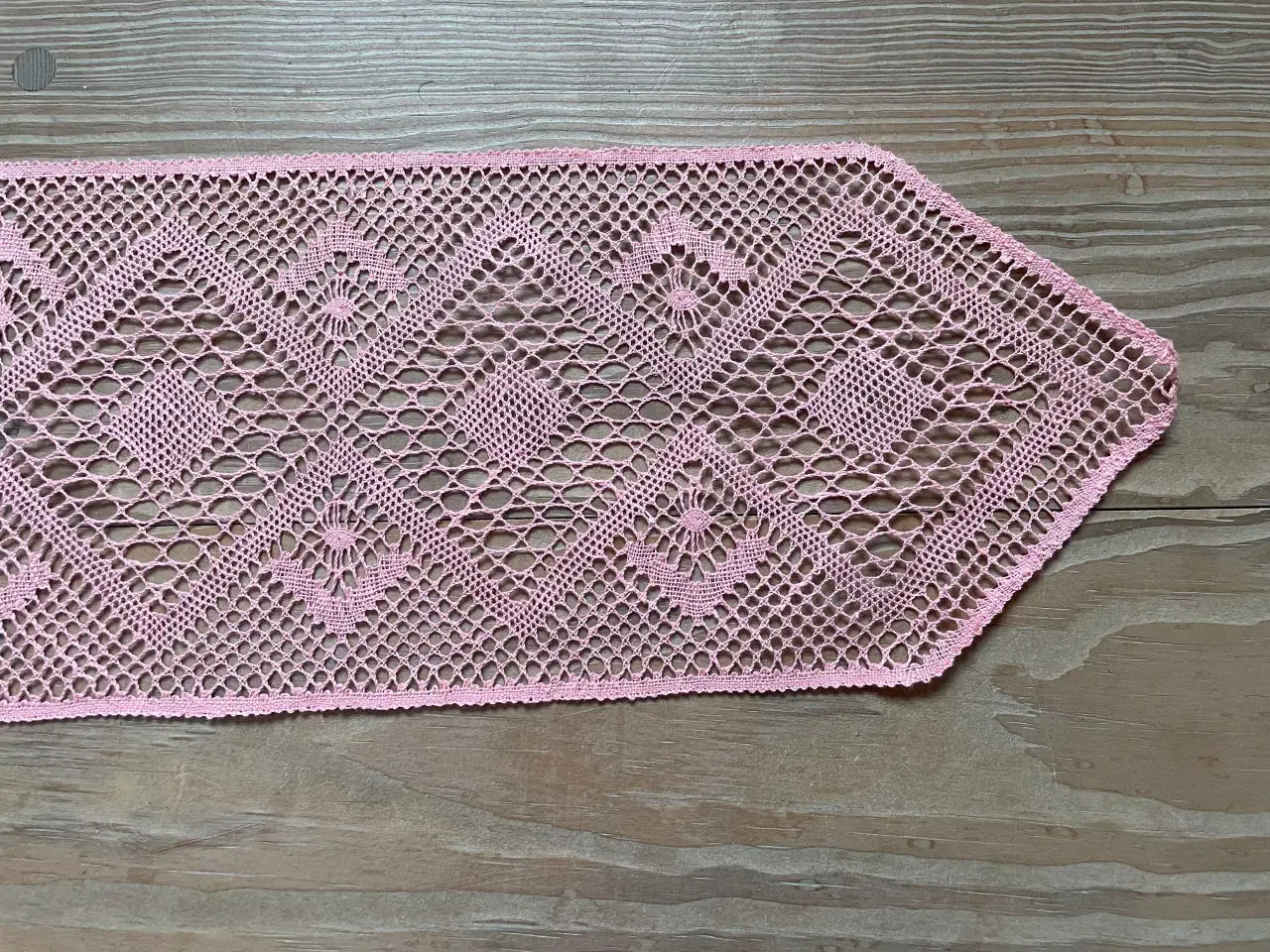 Billede 2 - Kniplet Bordløber eller festremse