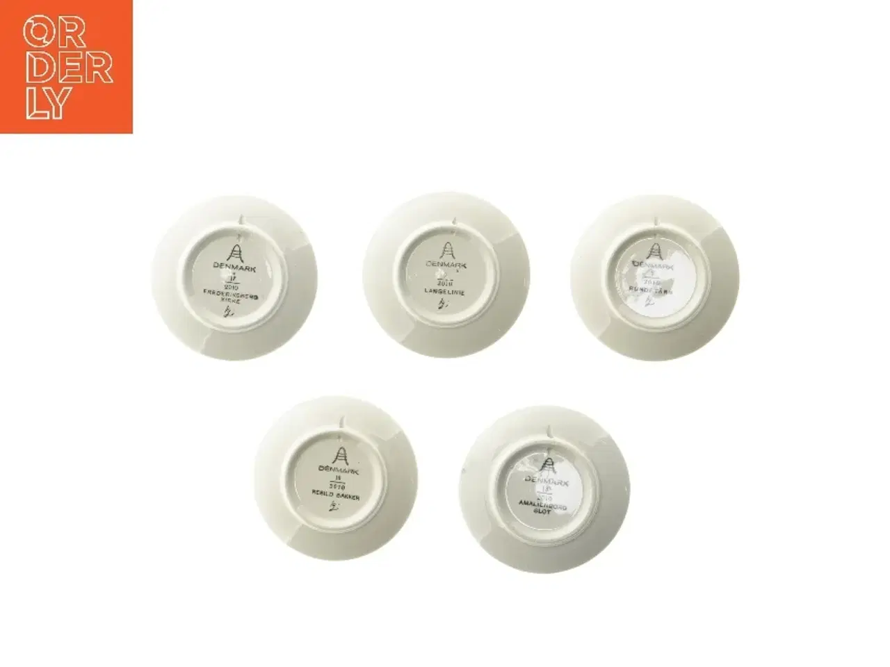 Billede 3 - Blå porcelænsplatter (str. 2 stk Ø 8 cm)