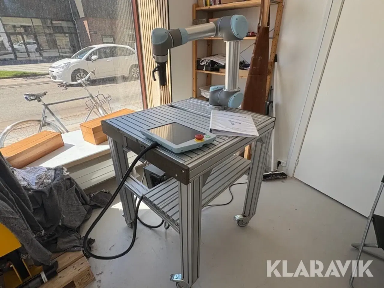 Billede 1 - Robot Universal Robot UR5/CB3 med rullebord