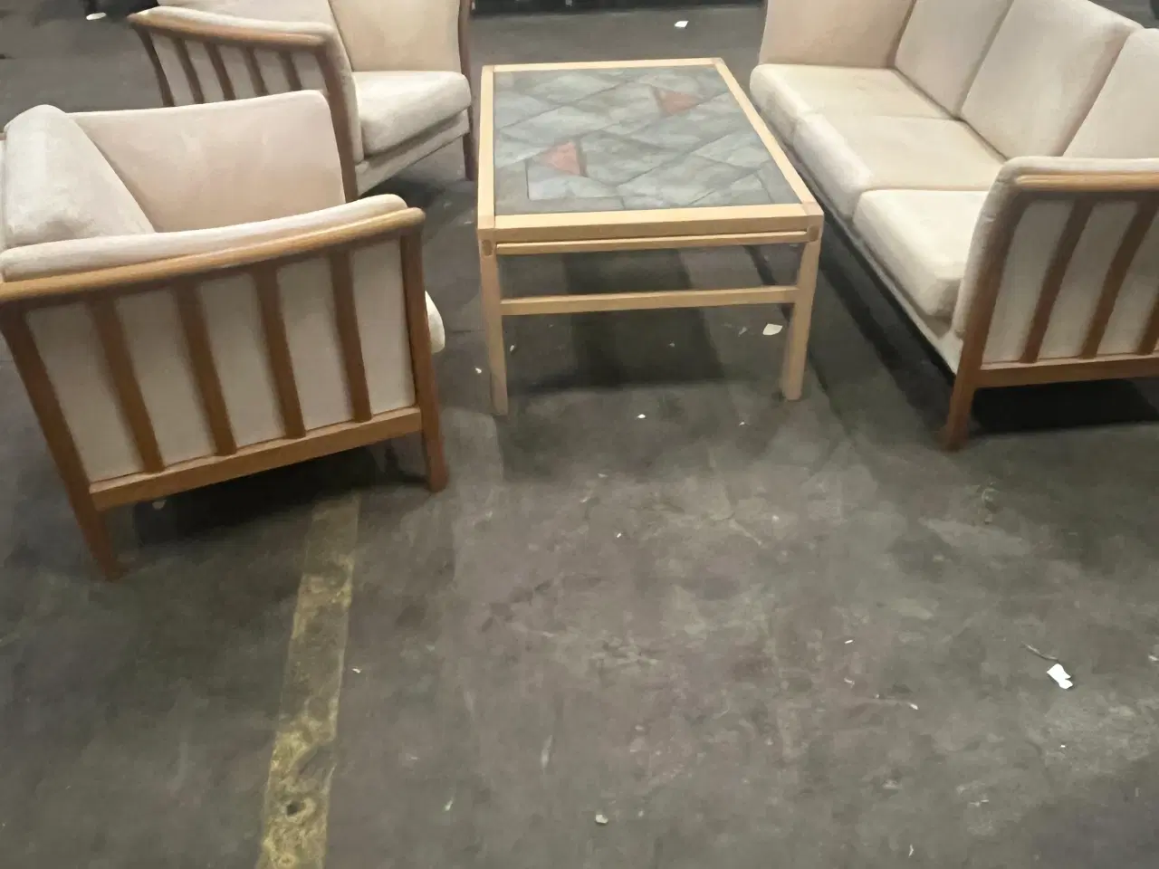 Billede 1 - Sofa 2 stole og sofabord