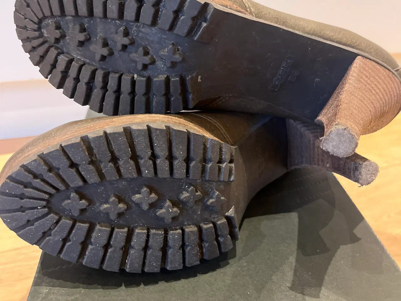 Billede 4 - Esprit Støvletter / støvler med hæl og snører 
