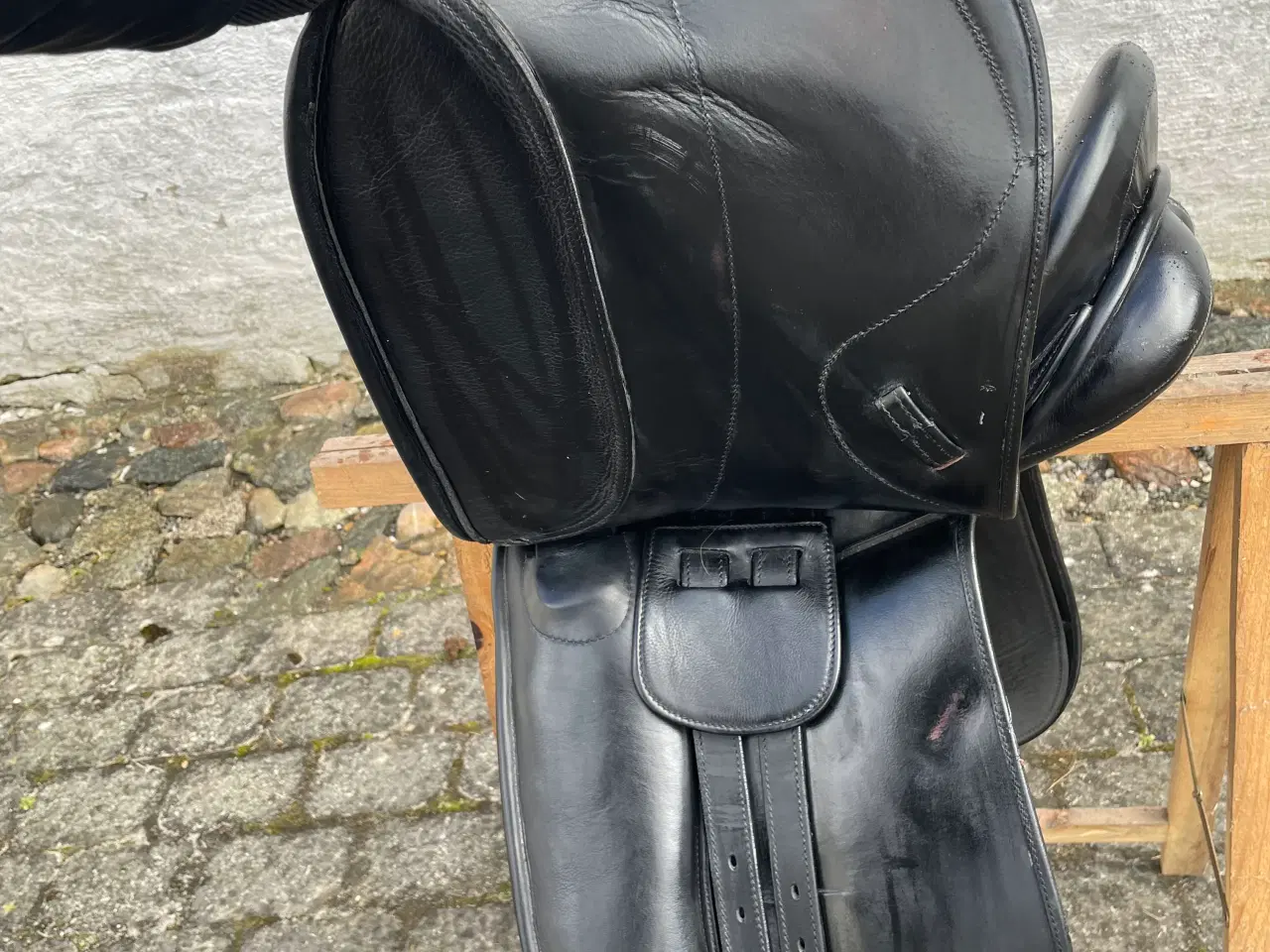 Billede 7 - Sort dressur sadel 16”