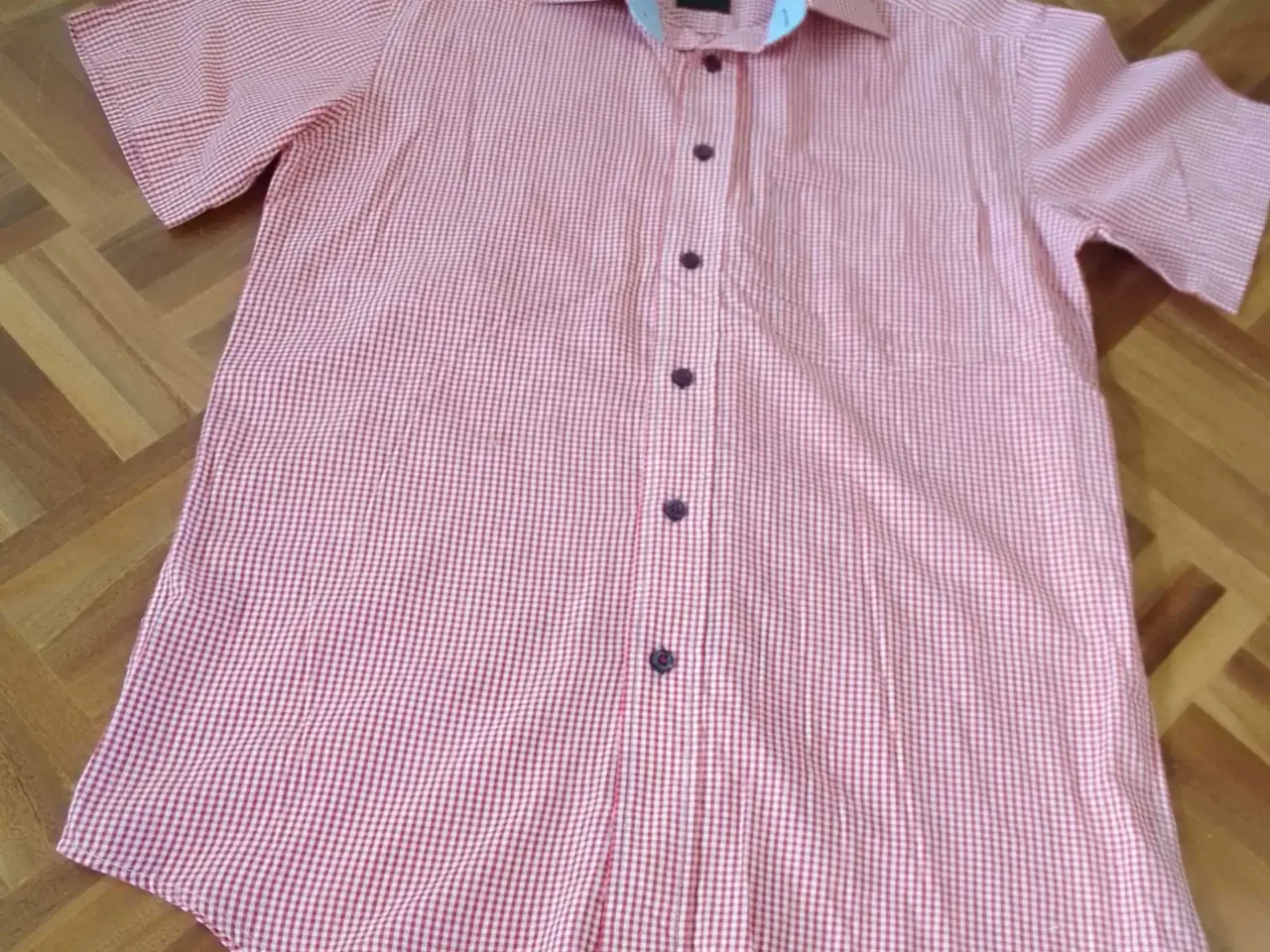 Billede 1 - Victor skjorte med korte ærmer str m