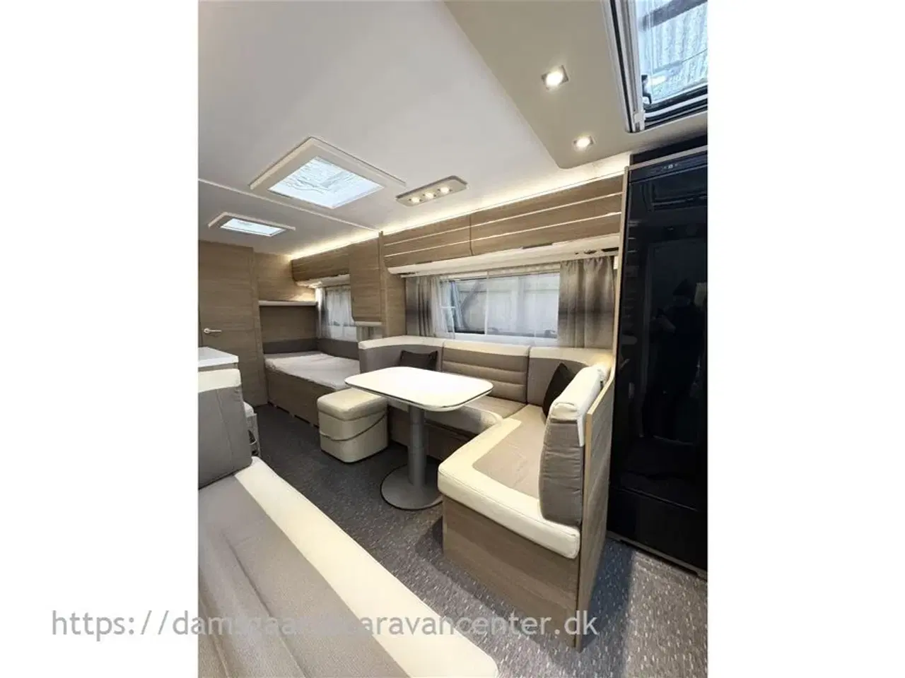 Billede 2 - 2017 - Adria Adora 613 HT   Enkeltsenge-Endekøkken-Endebad-Mover-Telt