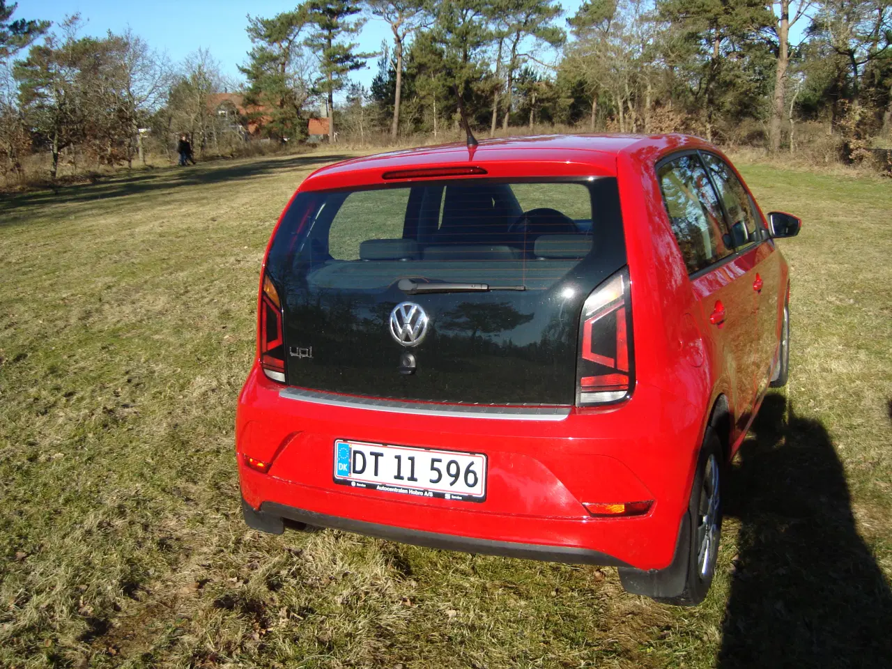 Billede 2 - vw up rød 5dørs velholdt