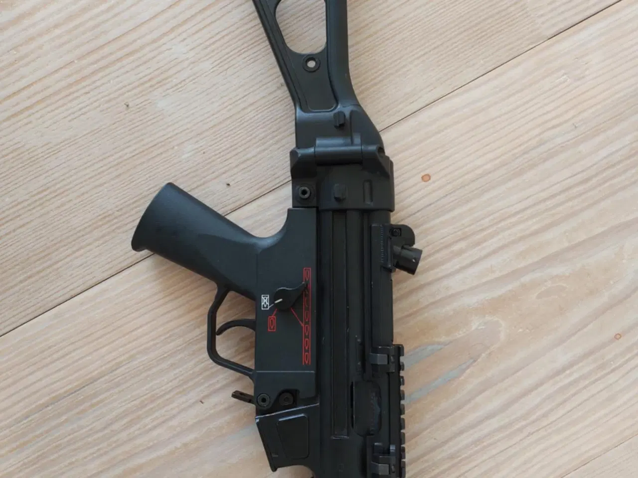 Billede 2 - MP5 Airsoft AEG – Opgraderet og kompakt!