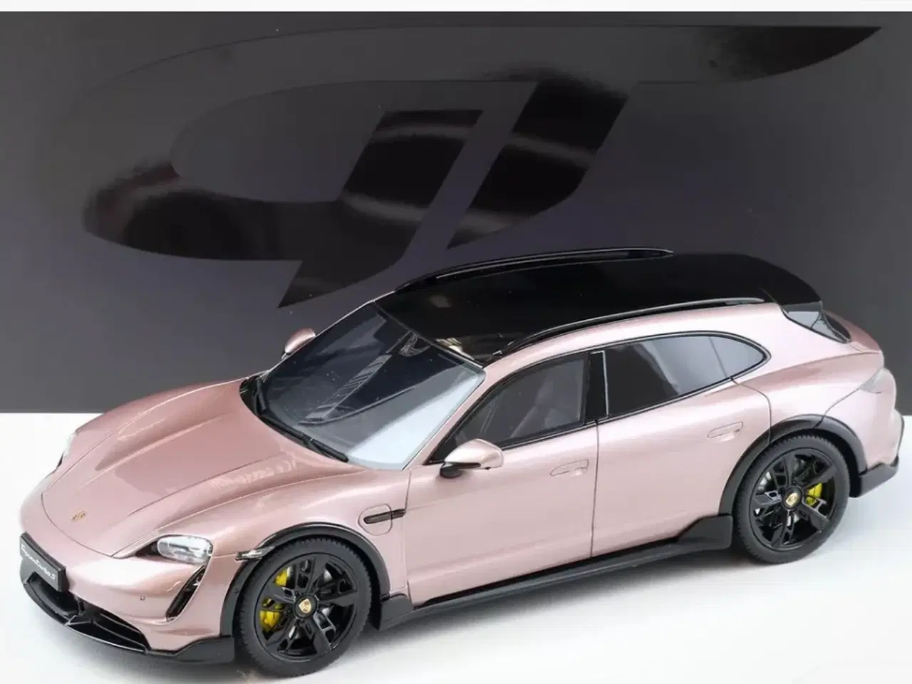 Billede 1 - 1:18 Porsche Taycan Turbo S Cross Tourismo 2022