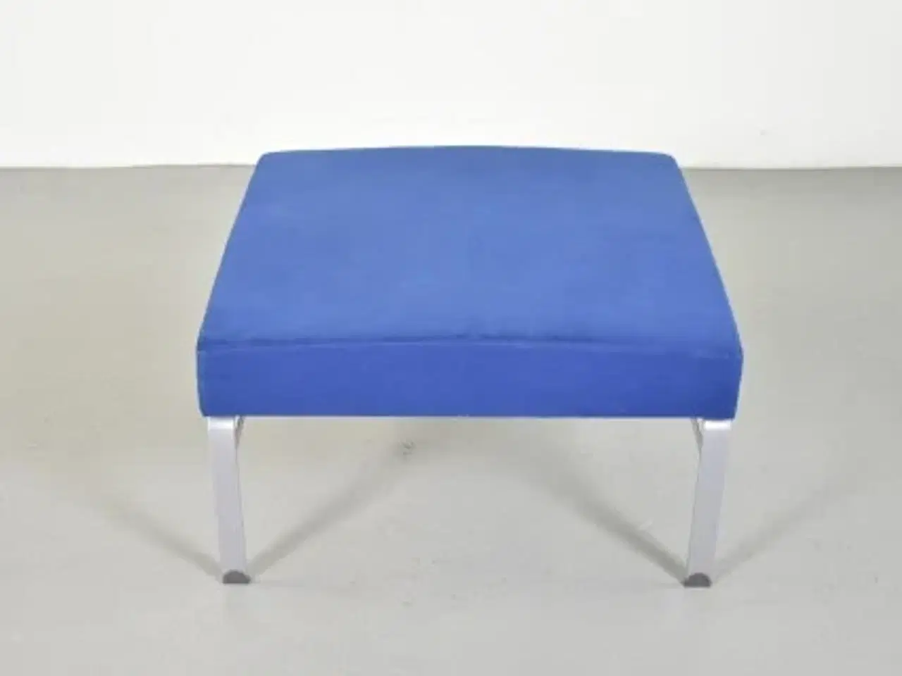 Billede 1 - Kinnarps lounge puf i blå