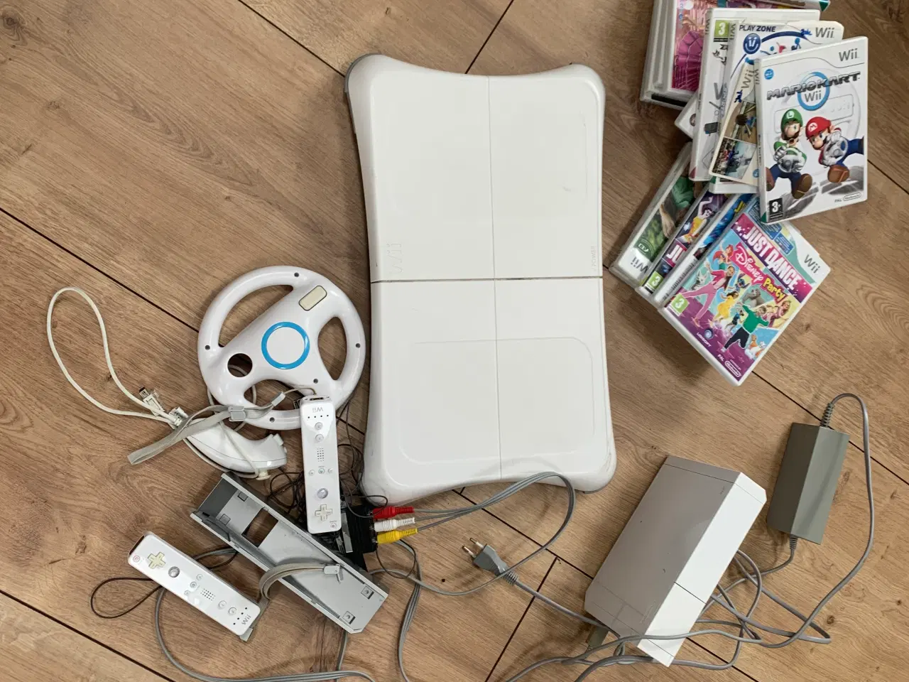 Billede 2 - WII med mange spil og tilbehør