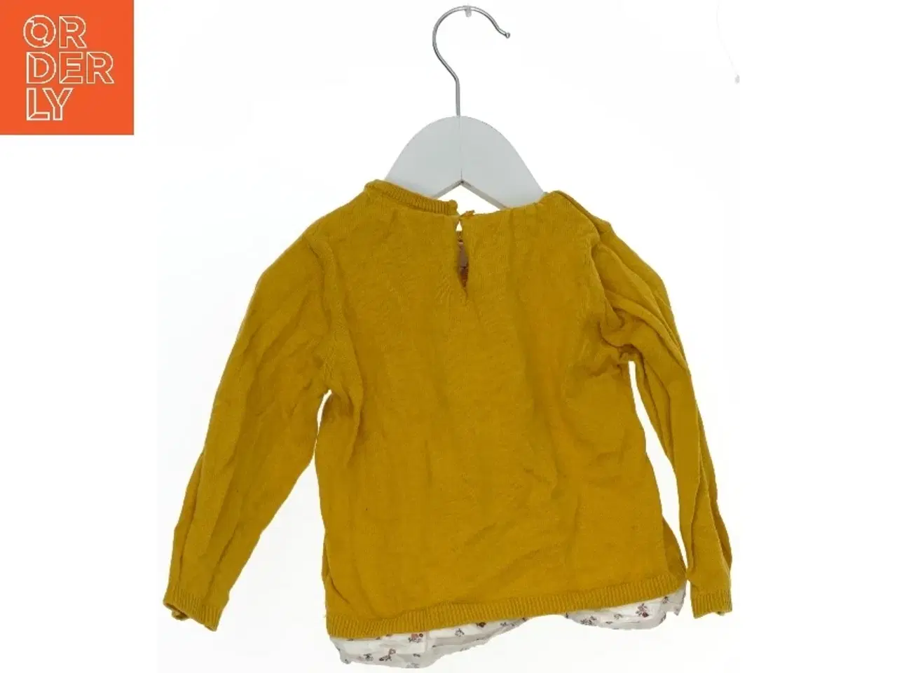 Billede 2 - Gul bluse med blomsterdetaljer fra H&M (str. 80)