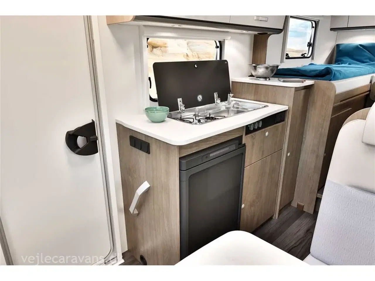 Billede 12 - 2026 - Carado V337 PRO+