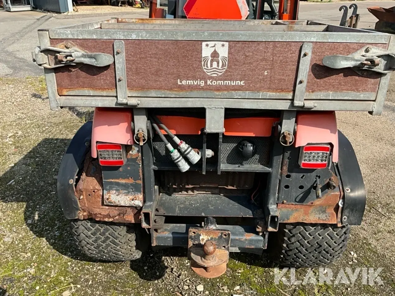 Billede 8 - Redskabsbærer Holder C2.34 med klipper og kost