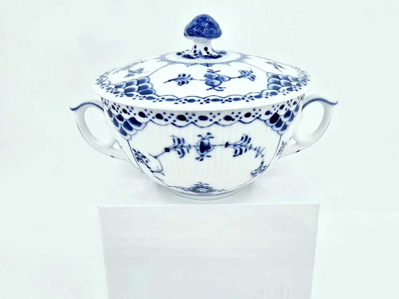 Billede 6 - Musselmalet Halvblonde Bouillonkop med låg Porcelæ