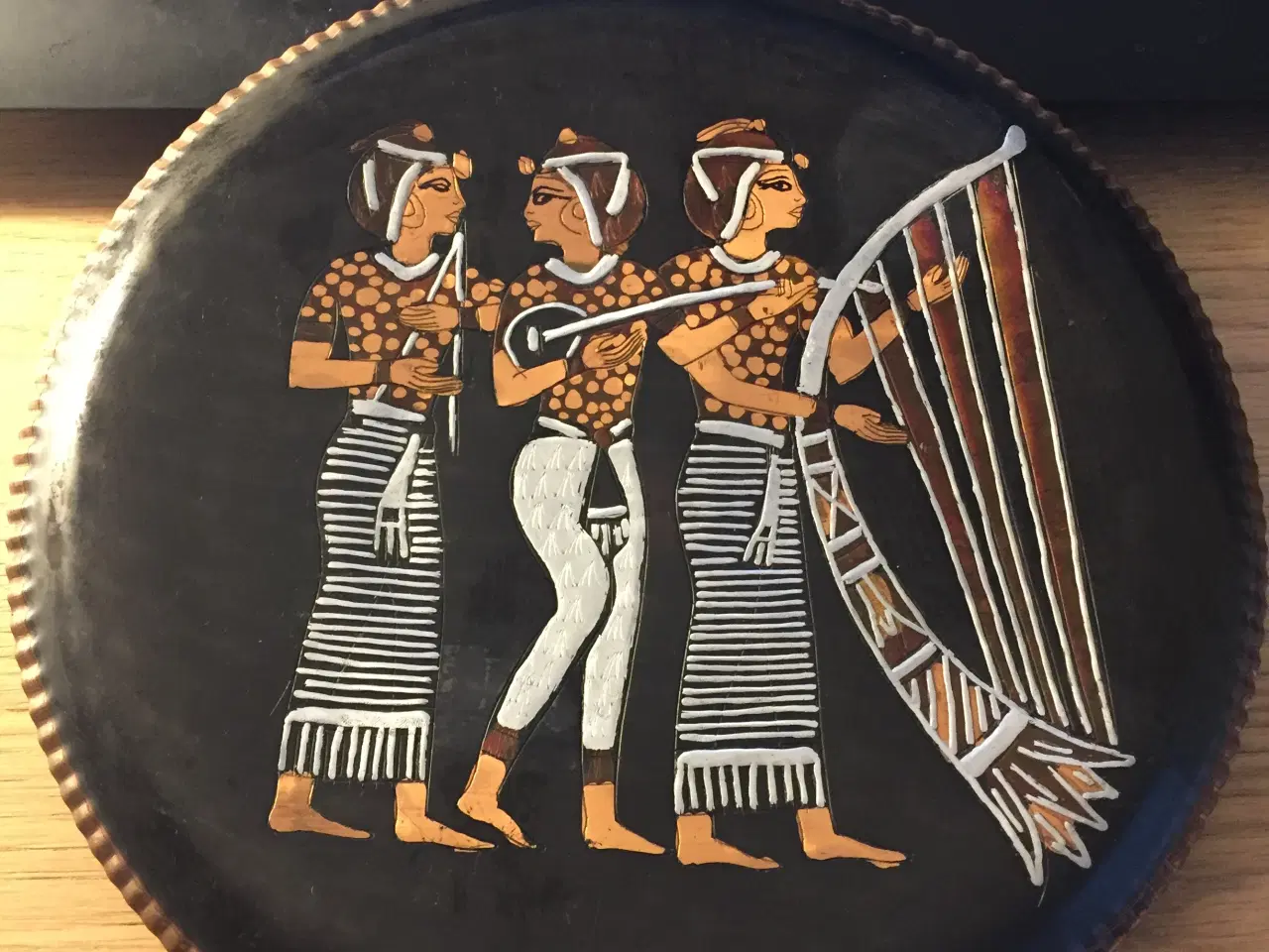 Billede 1 - Egyptisk vægophængt tallerken i metal
