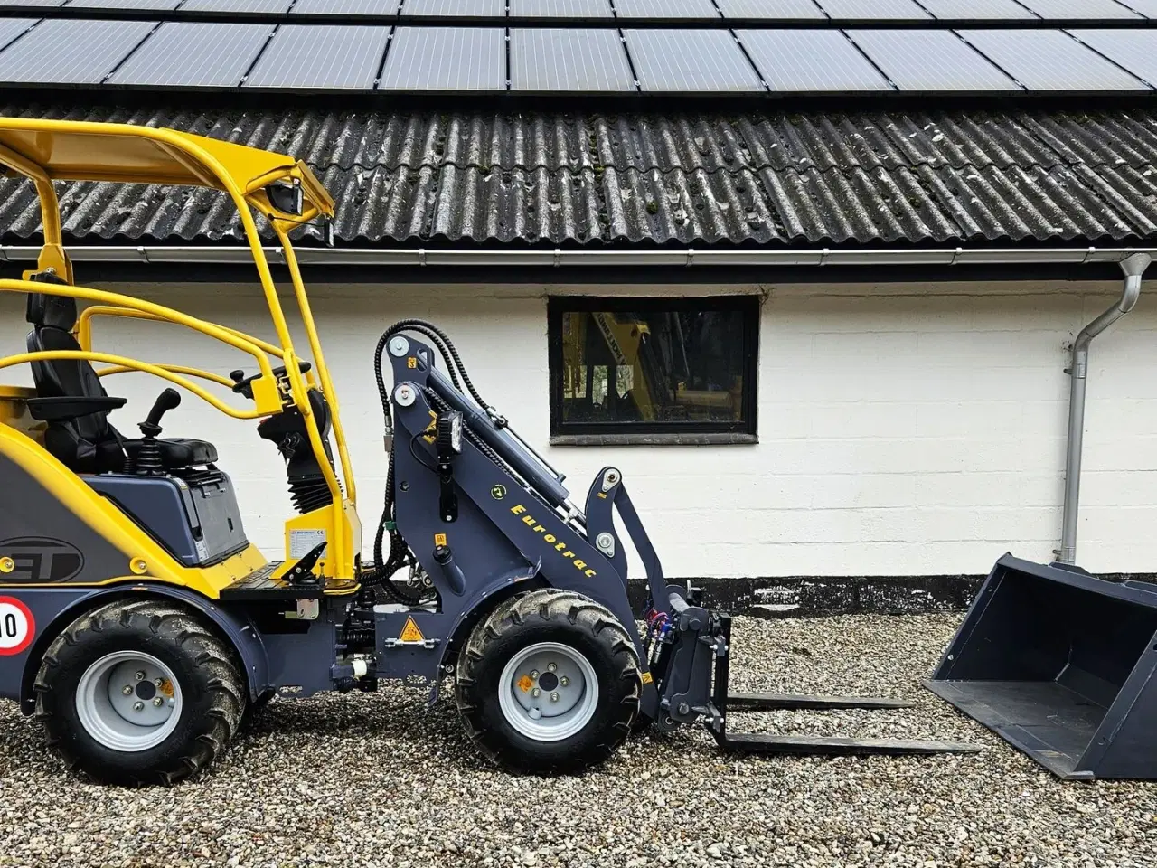 Billede 1 - Eurotrac W11 / fabriksny / skovl & gafler / Kubota motor