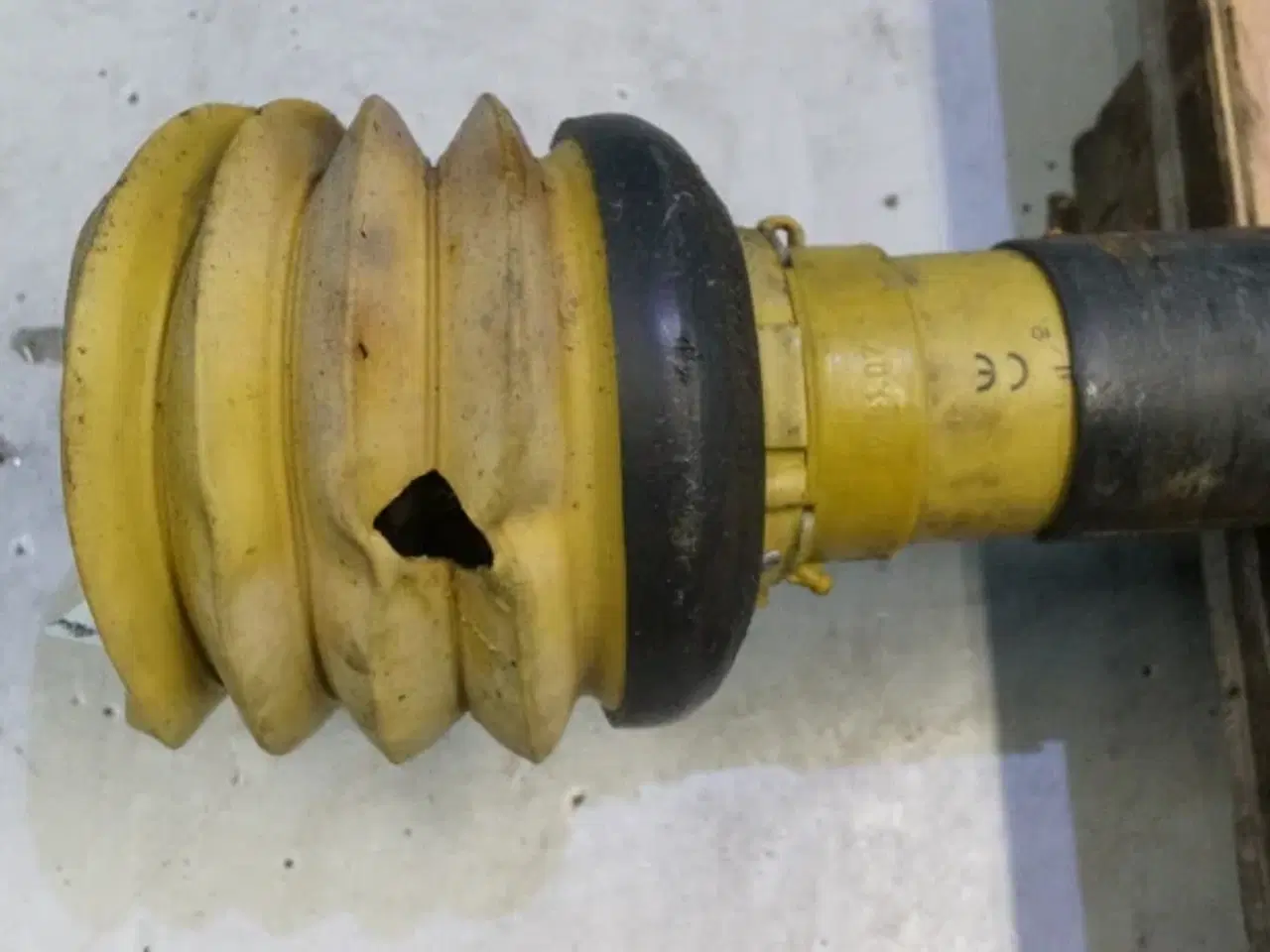 Billede 9 - John Deere 820 PTO Aksel AZ52487