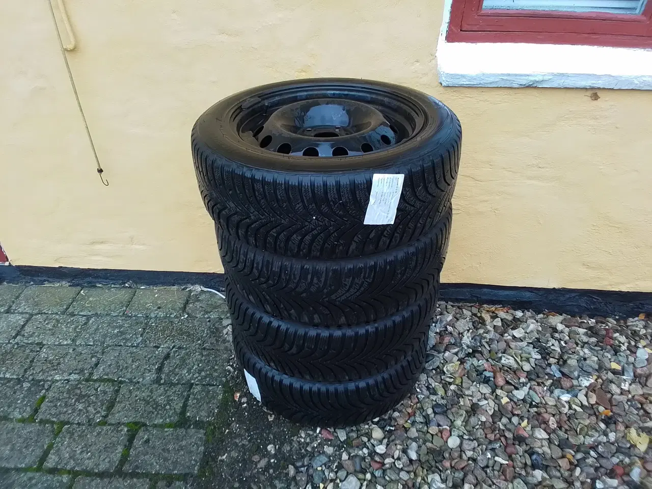 Billede 1 - Vinterdæk og fælge, brugte, sælges, tlf 40137686