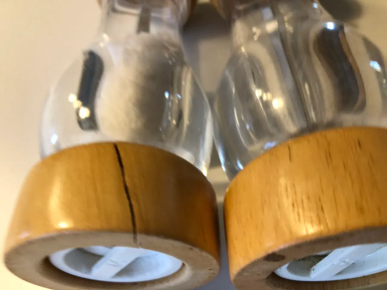 Billede 8 - Salt og Pebersæt i lyst træ og acryl