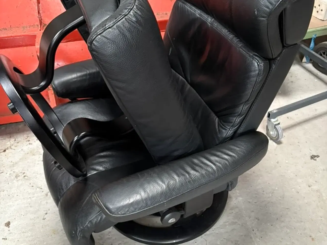 Billede 2 - Stressless stol med skammel