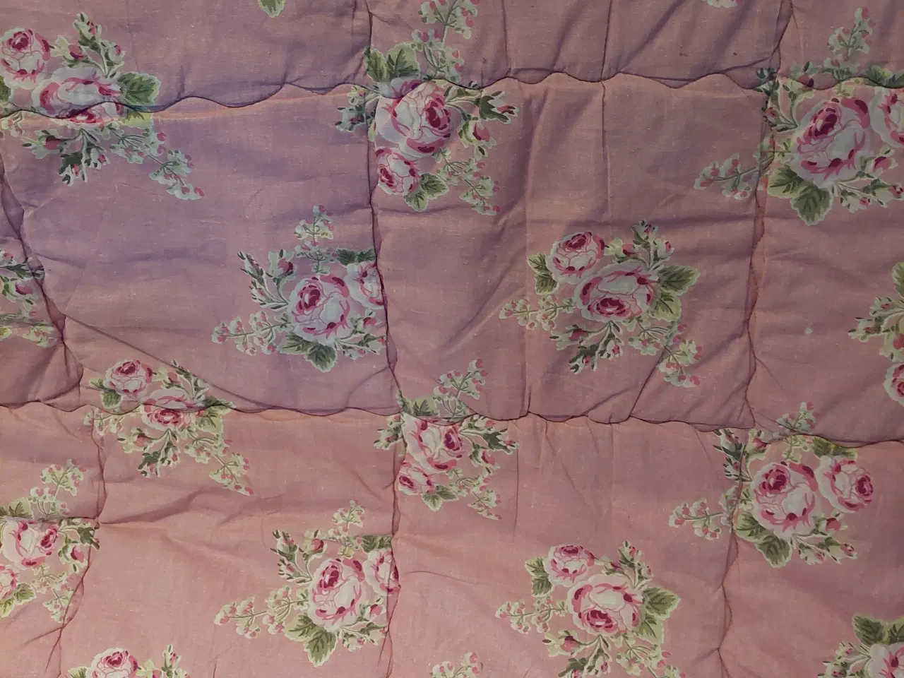 Billede 1 - Nyt Vattæppe Lyserødt/kan Vendes 