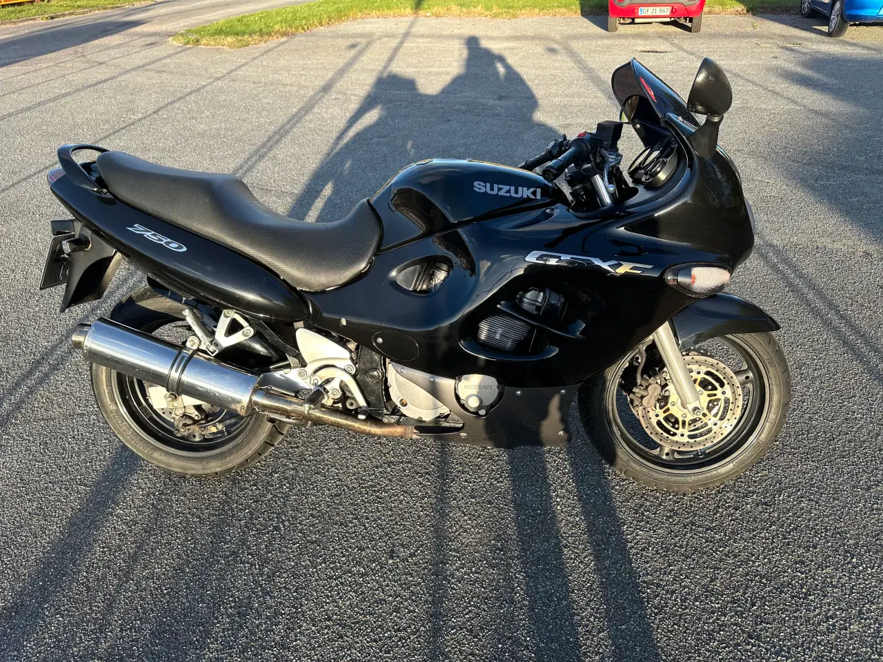 Billede 4 - 🏍️ Suzuki GSX750F – NYSYNET & NYSERVICERET – KLAR