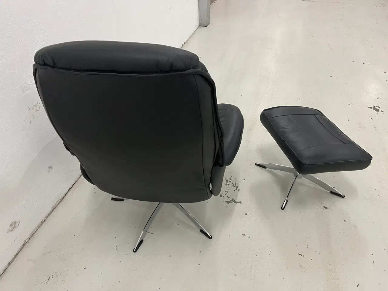 Billede 7 - Freja lænestol m/skammel dreje/vippefunktion.