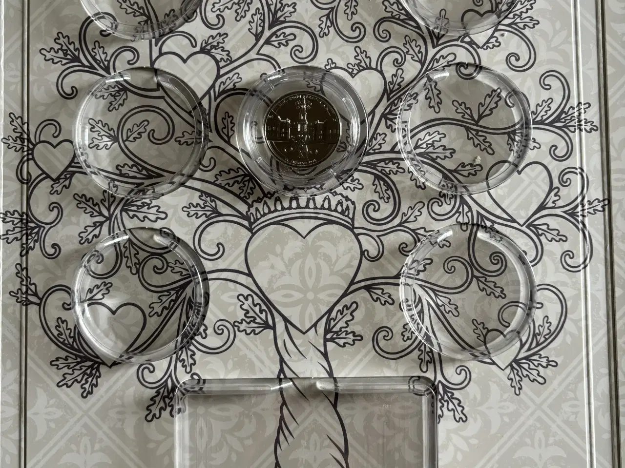 Billede 3 - Medalje, Tronskiftemedaljen